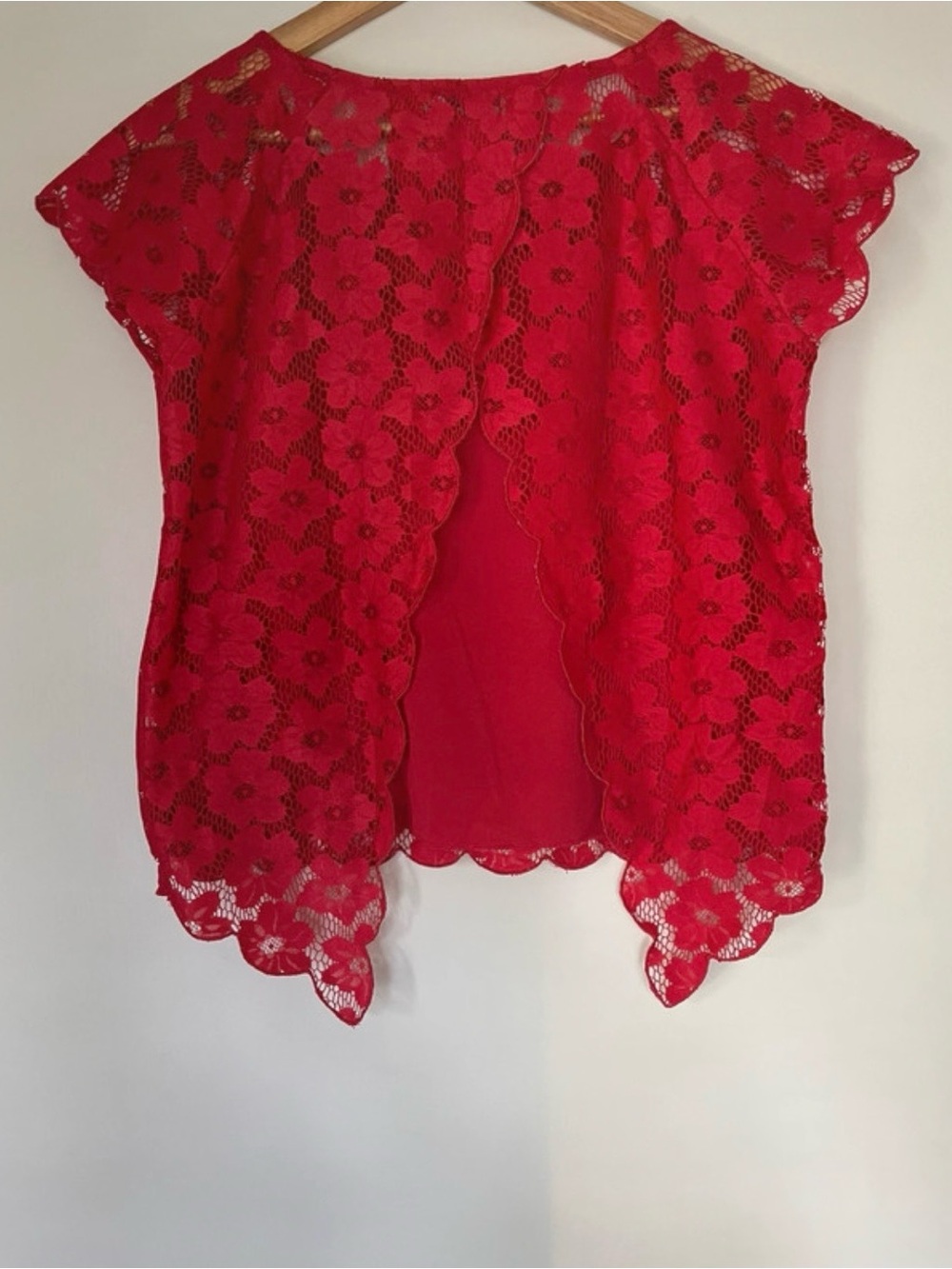 SUITEBLANCO Red Floral Lace Open Back Top Size L